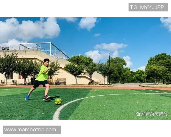 提升足球运动员灵敏性的全面训练方法与技巧分享